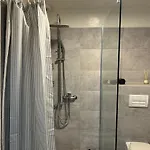 Me Living Brake דירה *